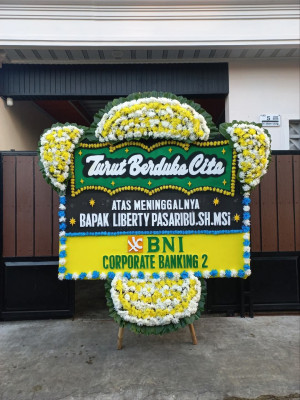 Papan Bunga Duka di Pakuniran