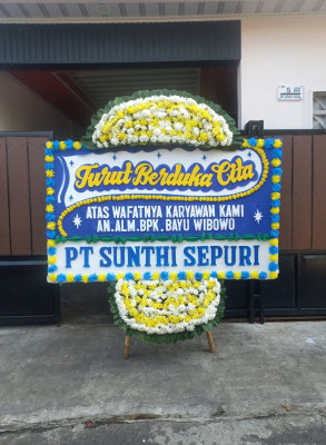 Papan Bunga Duka di Pakuniran