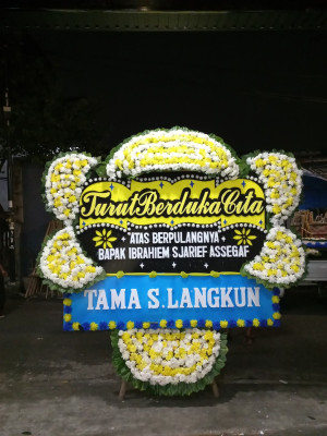 Papan Bunga Duka di Pakuniran