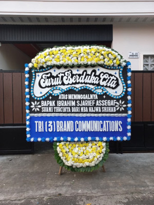 Papan Bunga Duka di Pakuniran